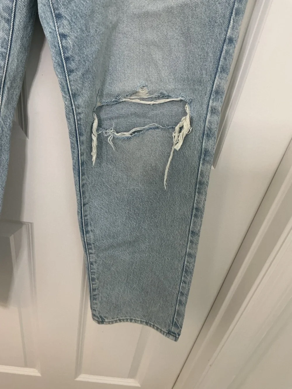 PacSun Light Wash High Rise Distressed Straight Jeans Chic Denim - Picture 7 of 11
